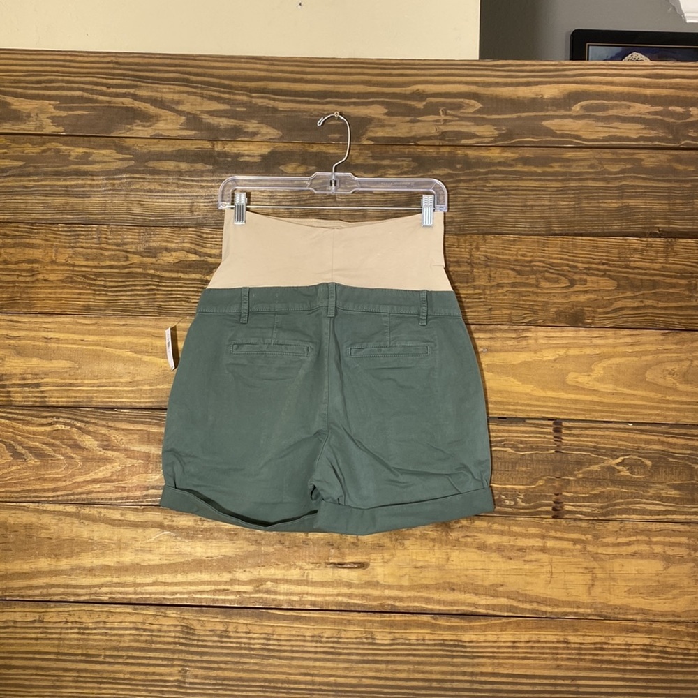4" Maternity Full Panel Stretch Khaki Shorts - Picture 6 of 9